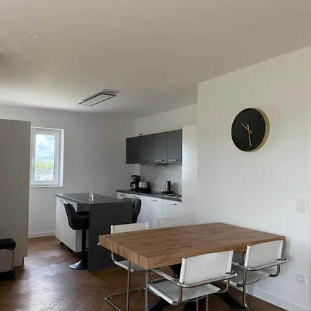 Neue In Zentraler Lage In Hadamar, Naehe Limburg דירה